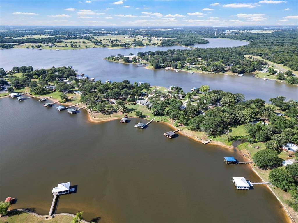 1805 Beavers Point, Bonham, TX 75418