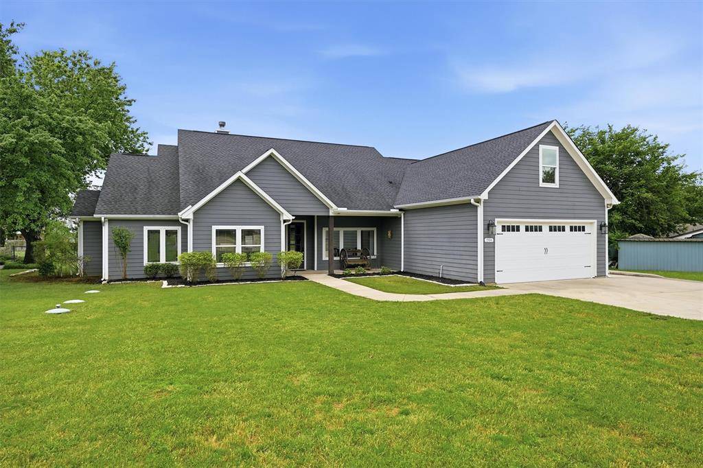 206 Modoc Trail, Lake Kiowa, TX 76240