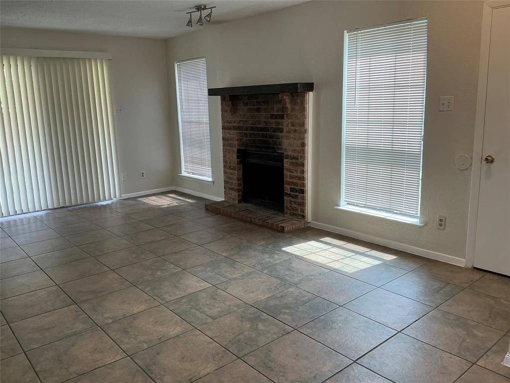 934 Turtle Cove #156, Irving, TX 75060