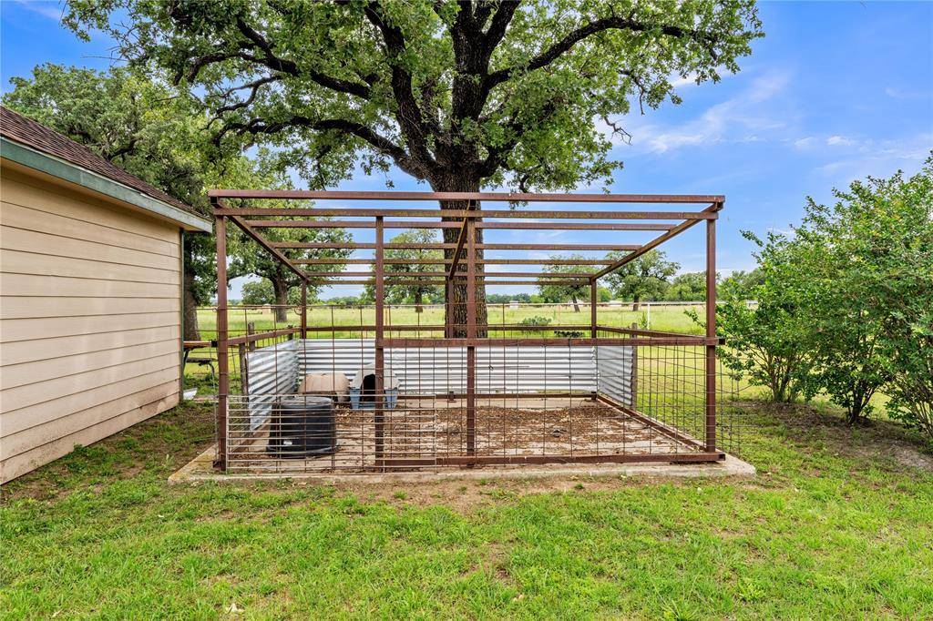 209 Dixie Road, Weatherford, TX 76087