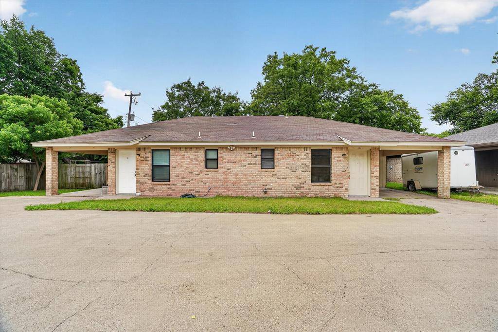 119 Del Rio Avenue #C, Benbrook, TX 76126