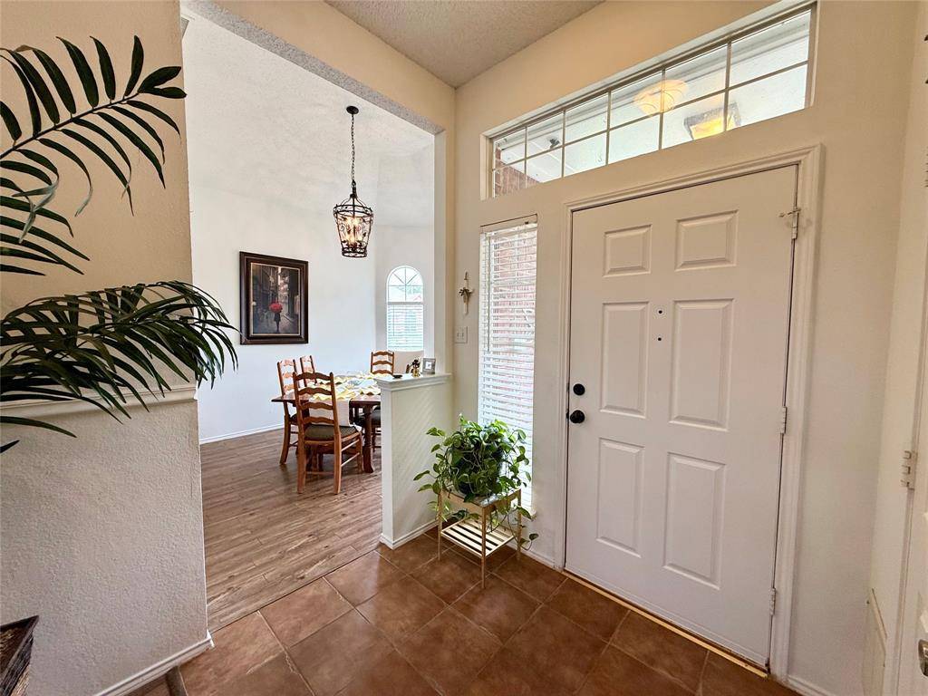 1658 Glenmore Drive, Lewisville, TX 75077