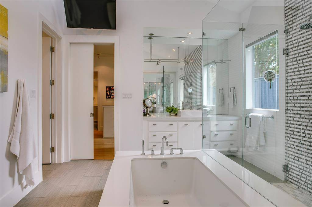6411 Azalea Lane, Dallas, TX 75230