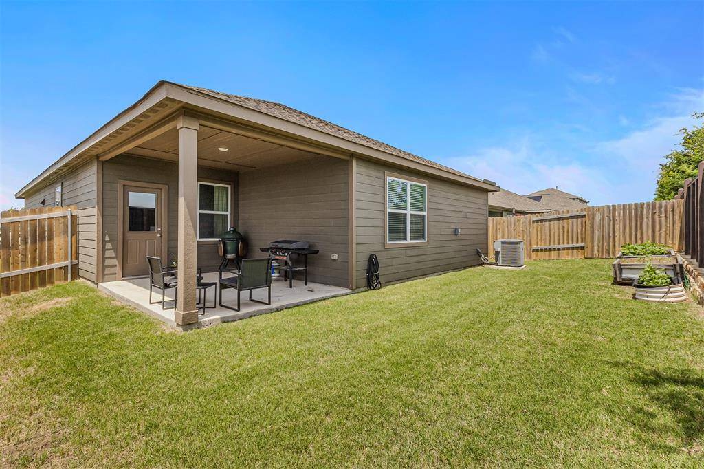 1916 Pondera Street, Ponder, TX 76259