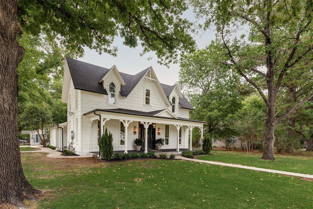 300 E Division Street, Pilot Point, TX 76258