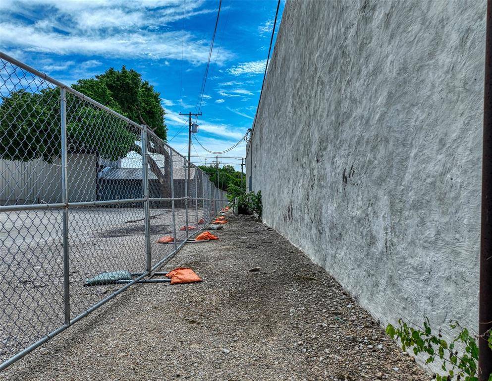 110 N Wickham Street, Alvord, TX 76225
