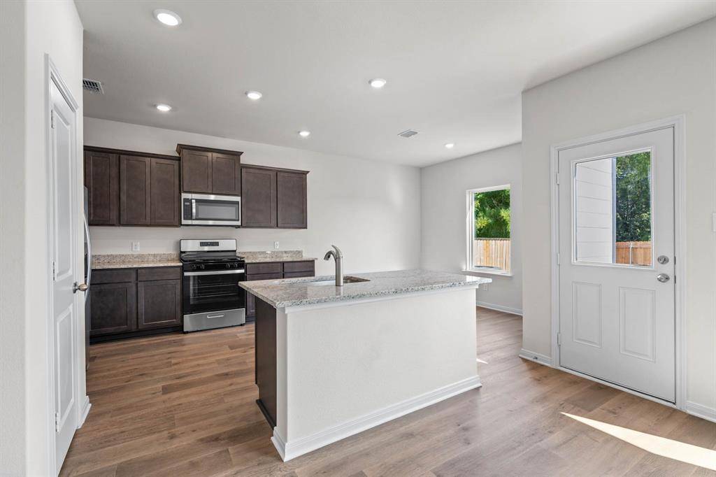 8420 Fort Benton Drive, Ponder, TX 76259