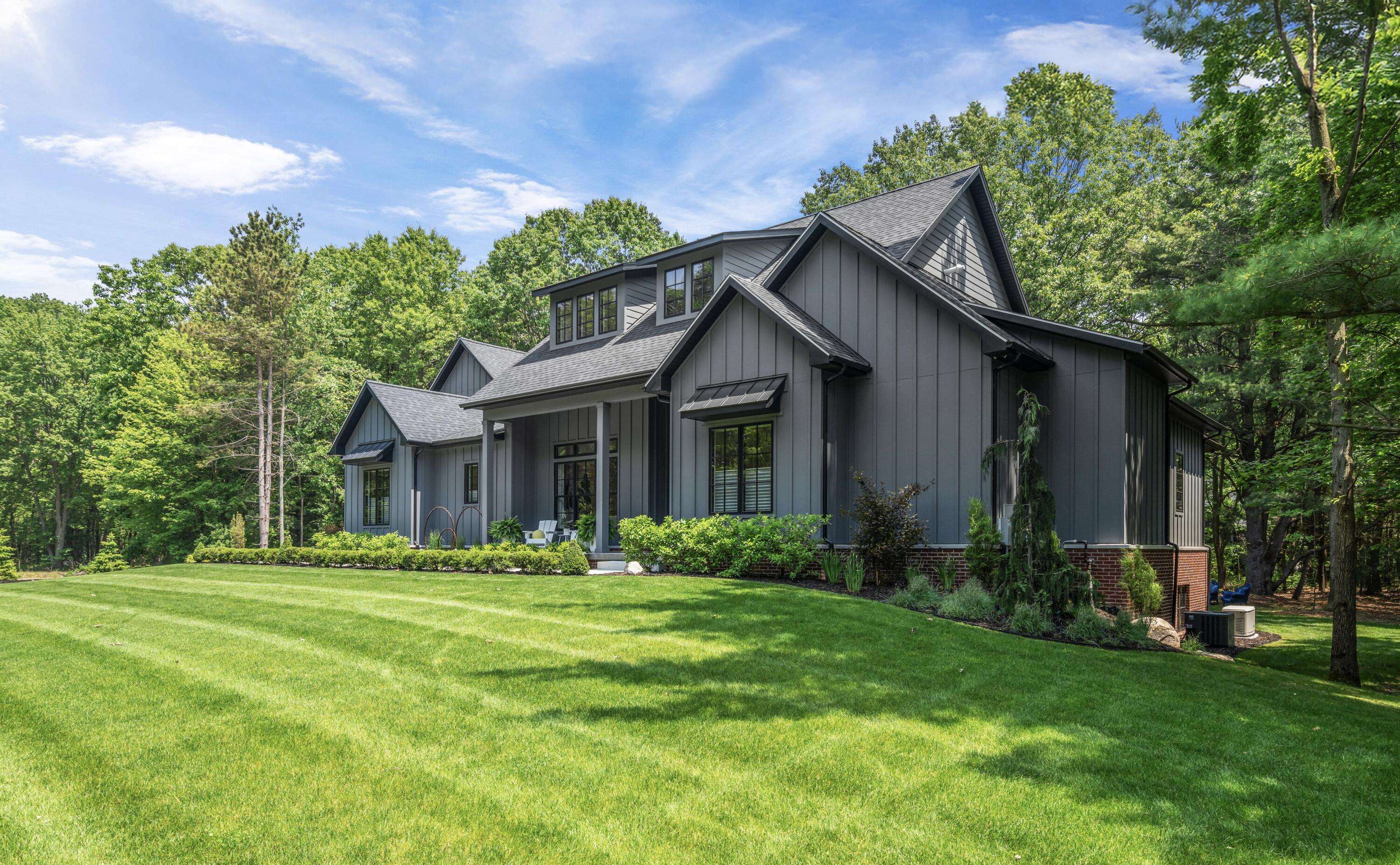 3341 Gaslight LN, Saugatuck Twp, MI 49453