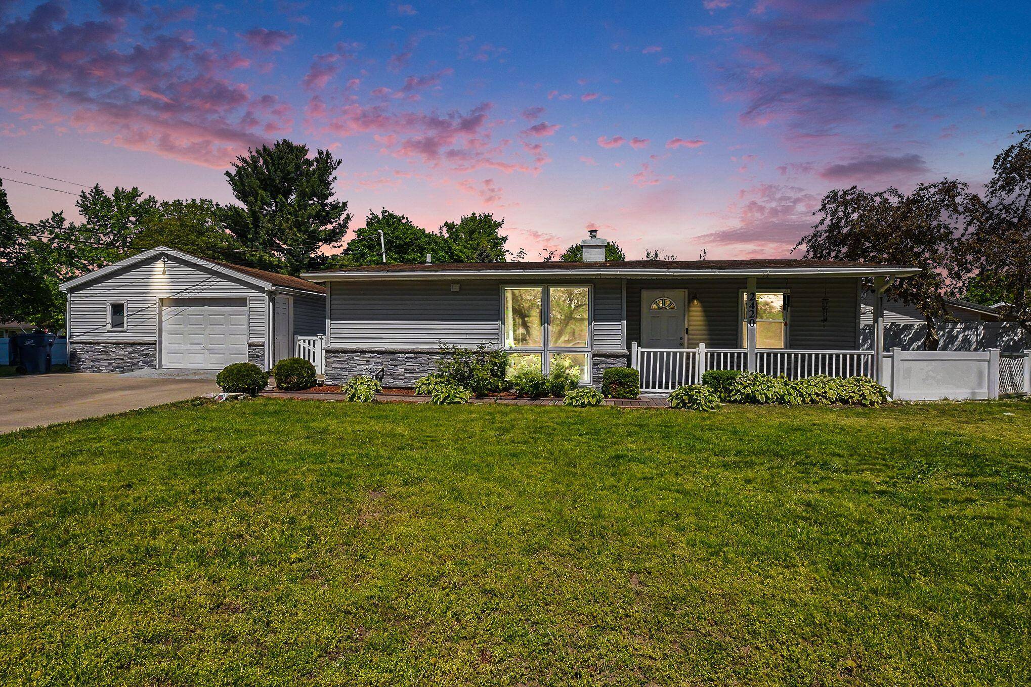 2420 Eastfield DR, Niles Twp, MI 49120
