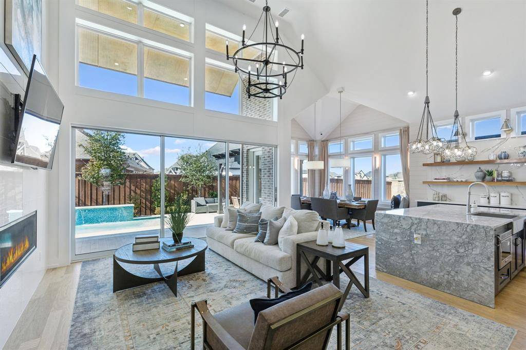 2409 Elmhurst Drive, Mansfield, TX 76063