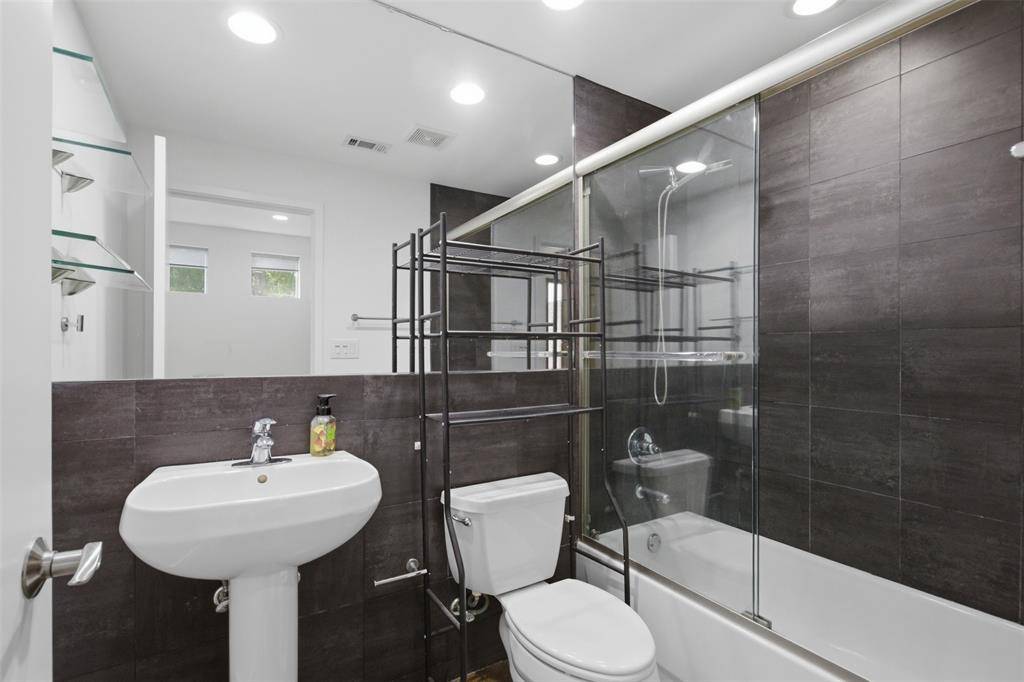 2111 Clark Street #H, Dallas, TX 75204