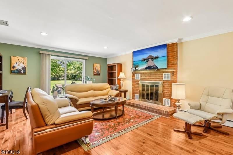 718 New Dover Rd, Edison Twp., NJ 08820