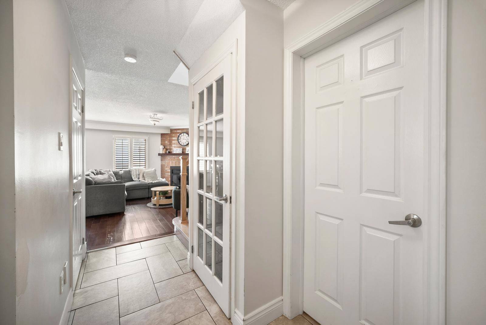 11 Penton DR, Barrie, ON L4N 7A3