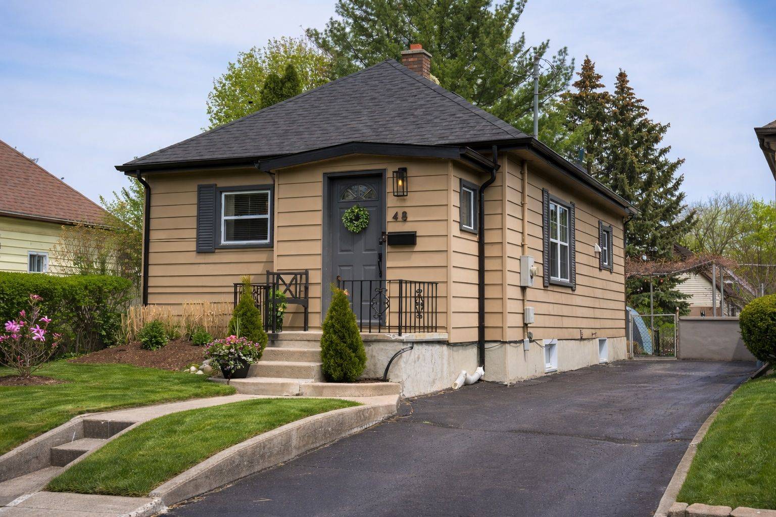 48 Barker ST, London East, ON N5Y 1X6