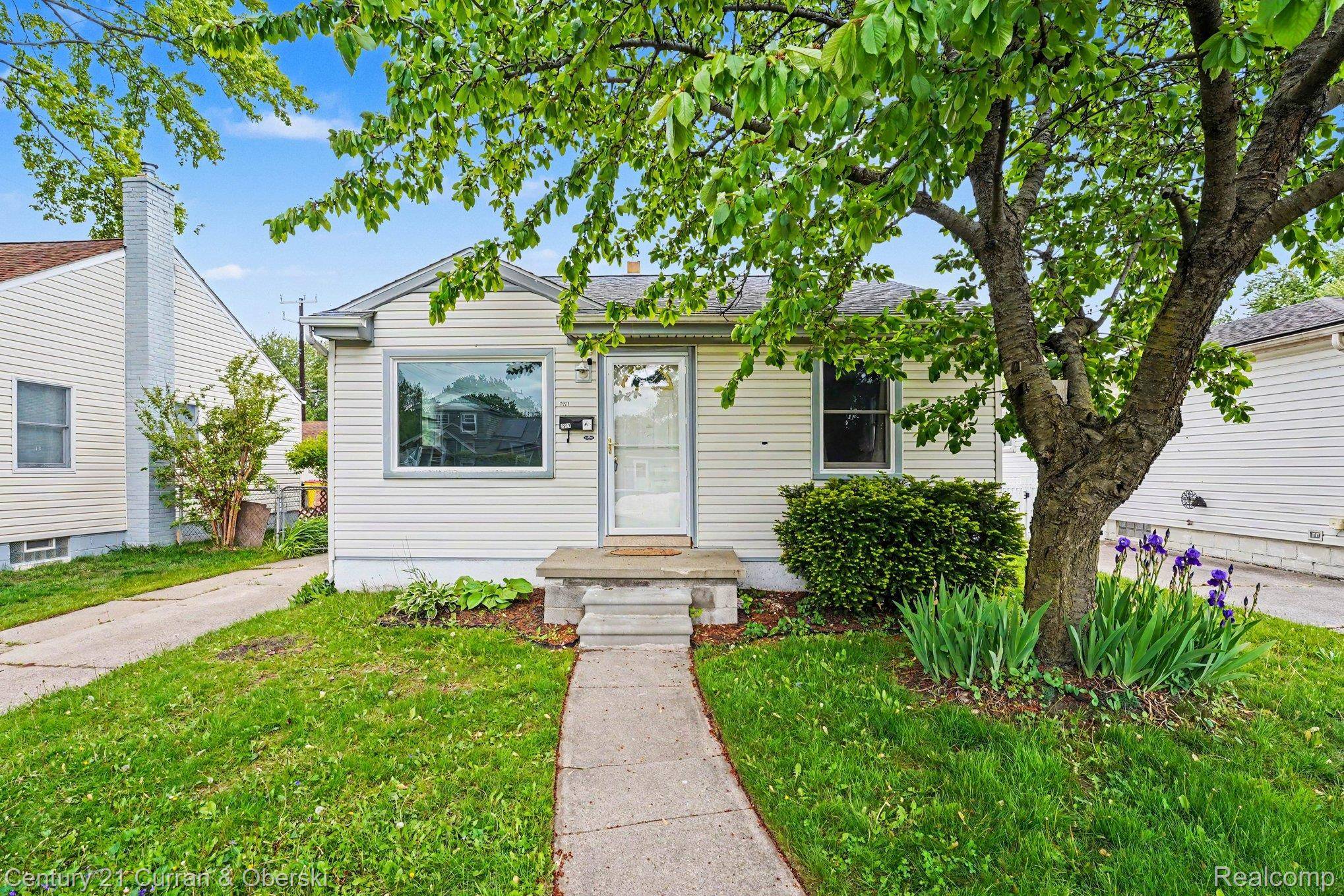 7921 Jackson ST, Taylor, MI 48180