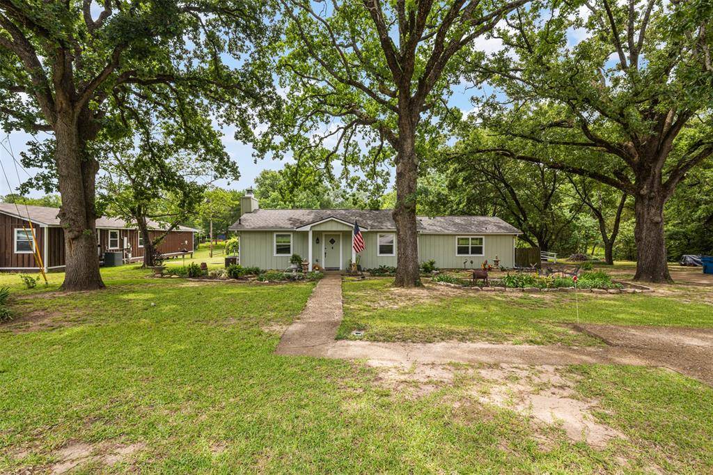 713 Midway Road, Tool, TX 75143
