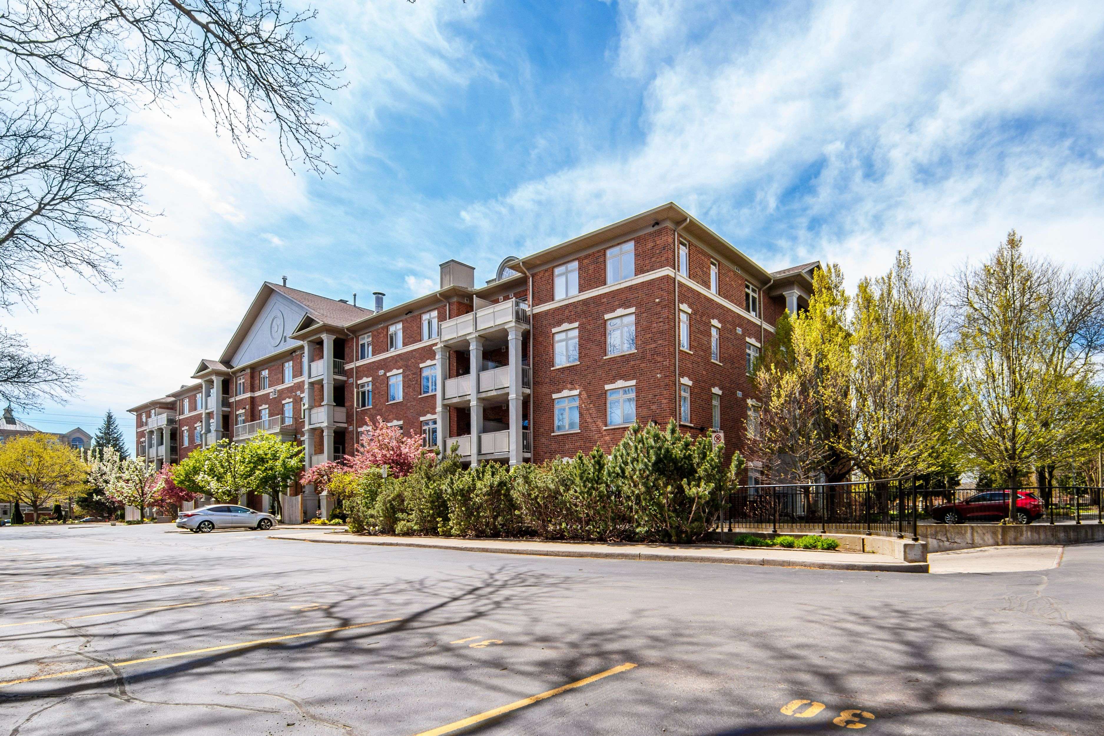 391 Plains RD E #102, Burlington, ON L7T 4M2