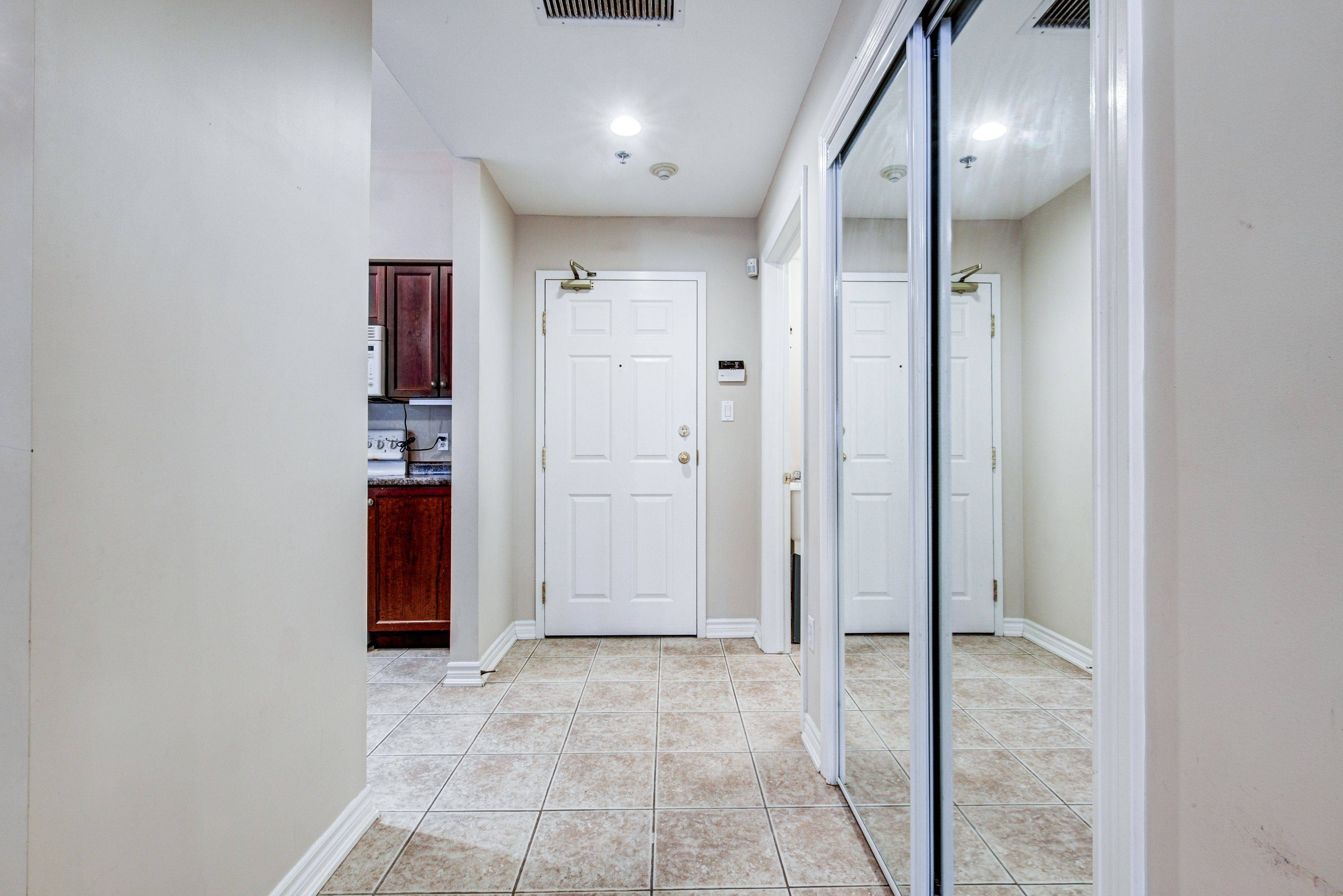 391 Plains RD E #102, Burlington, ON L7T 4M2