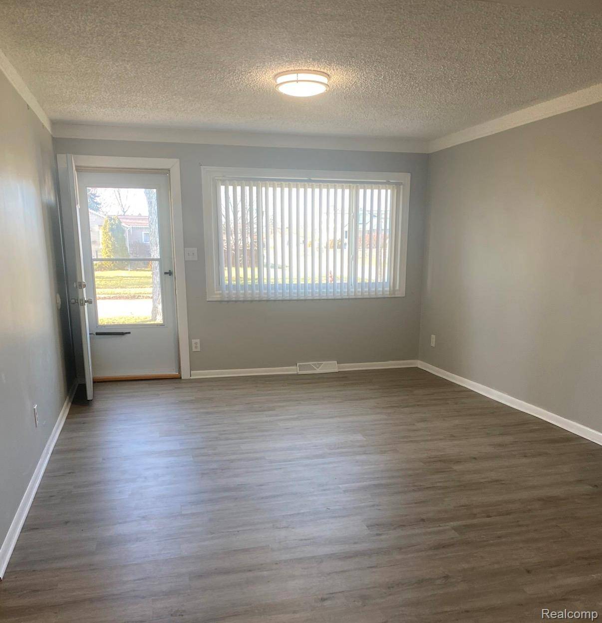 26660 Wenfield ST, Roseville, MI 48066