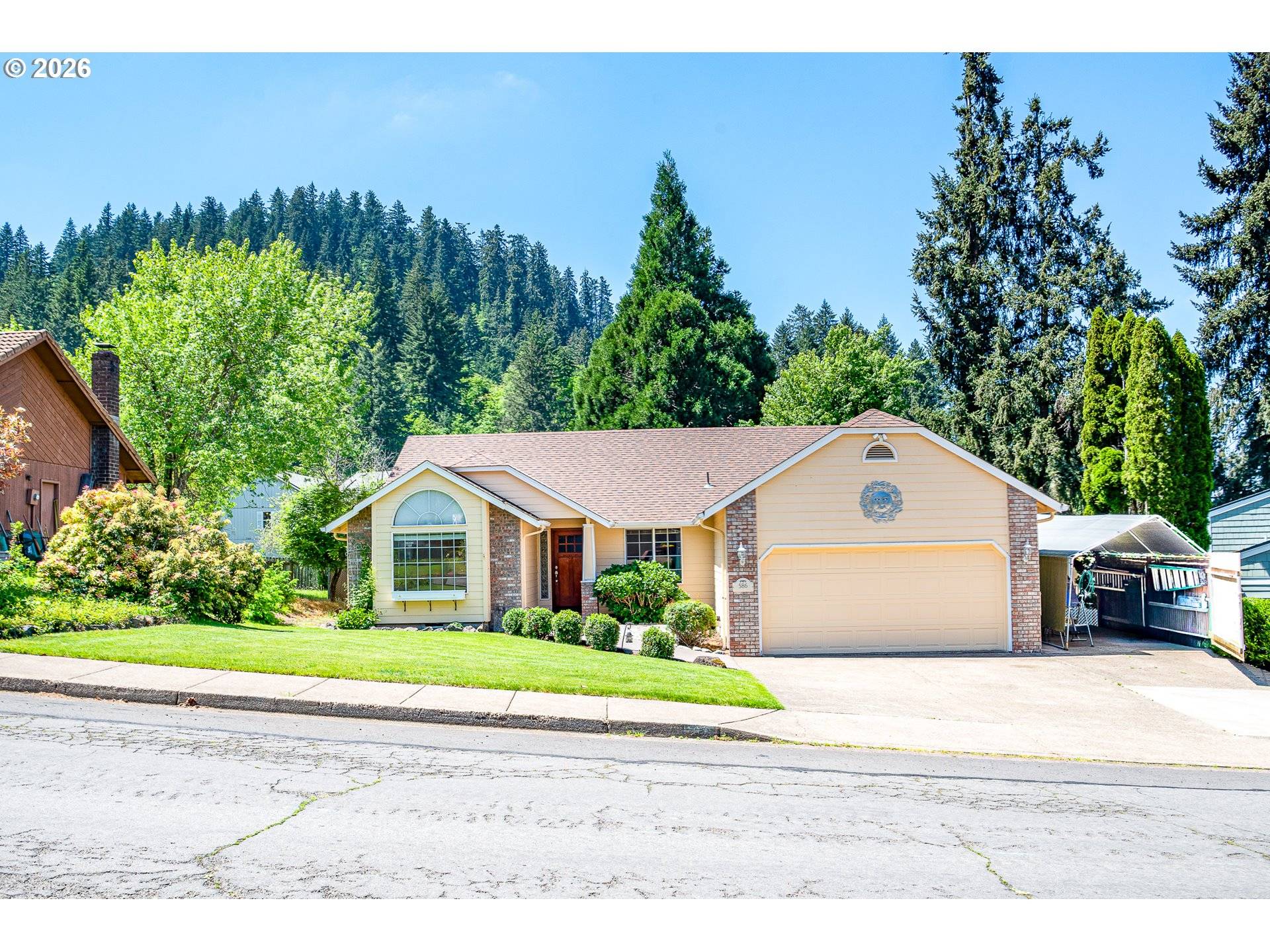 586 S 68TH PL, Springfield, OR 97478