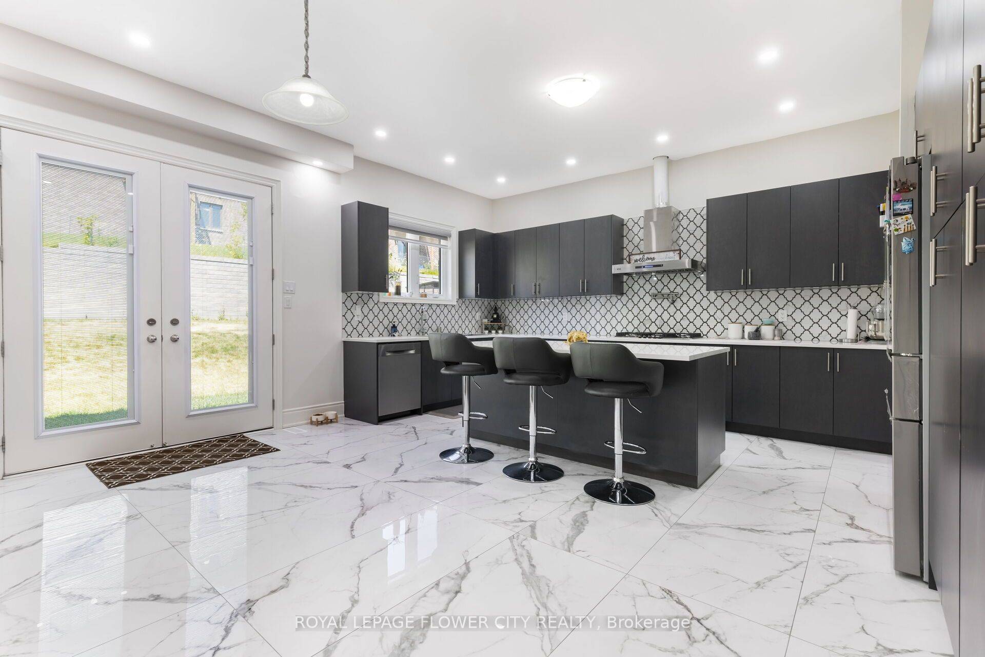48 James Walker AVE, Caledon, ON L7C 4M8