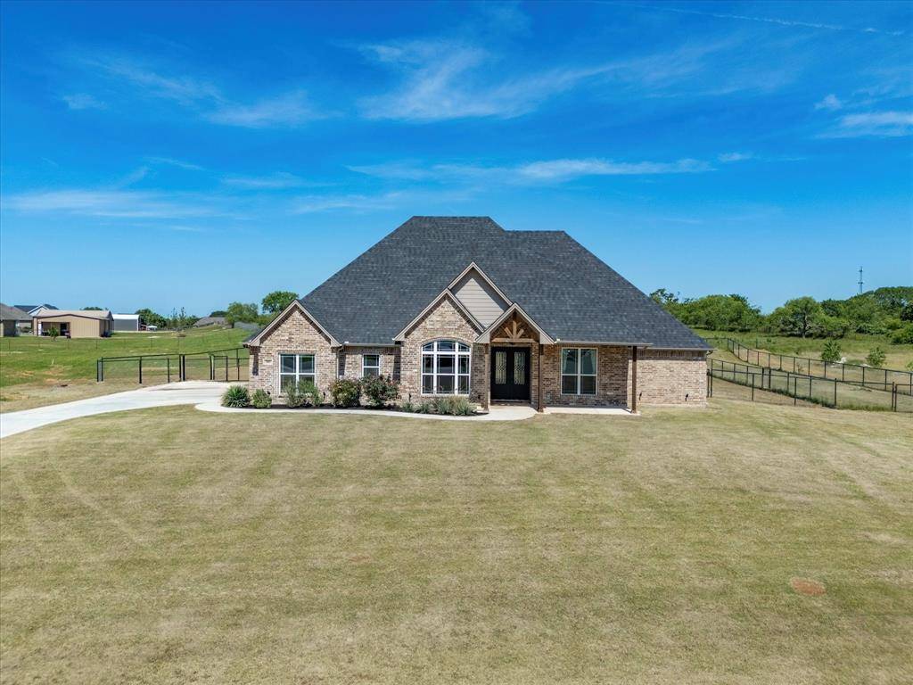 105 Carls Court, Boyd, TX 76023