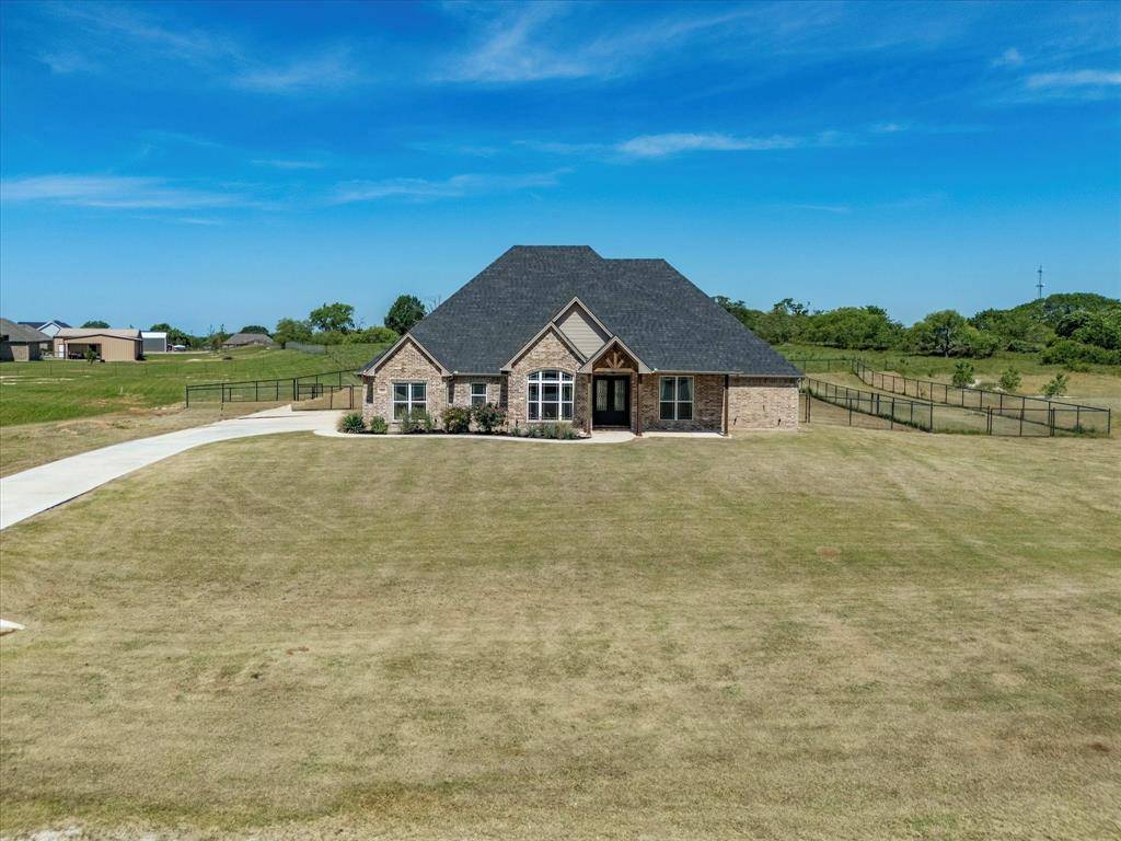 105 Carls Court, Boyd, TX 76023