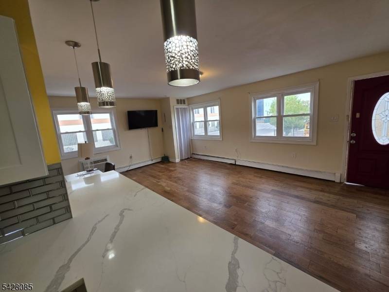 583 Main St #9, Paterson City, NJ 07503