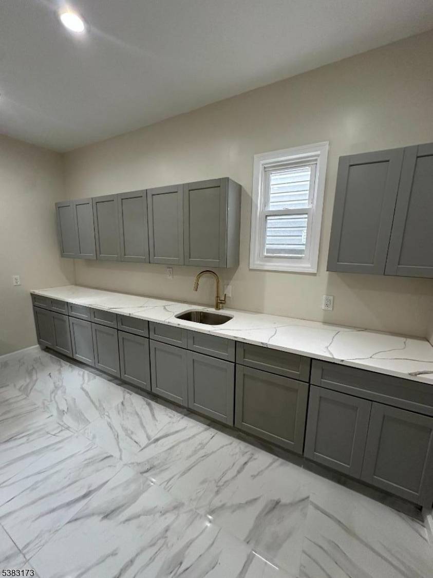 377 Littleton Ave, Newark City, NJ 07103