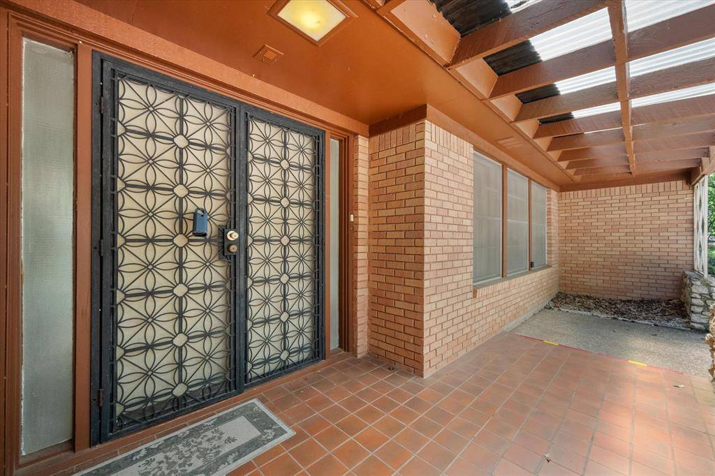 1605 Cienegas Circle, Fort Worth, TX 76112