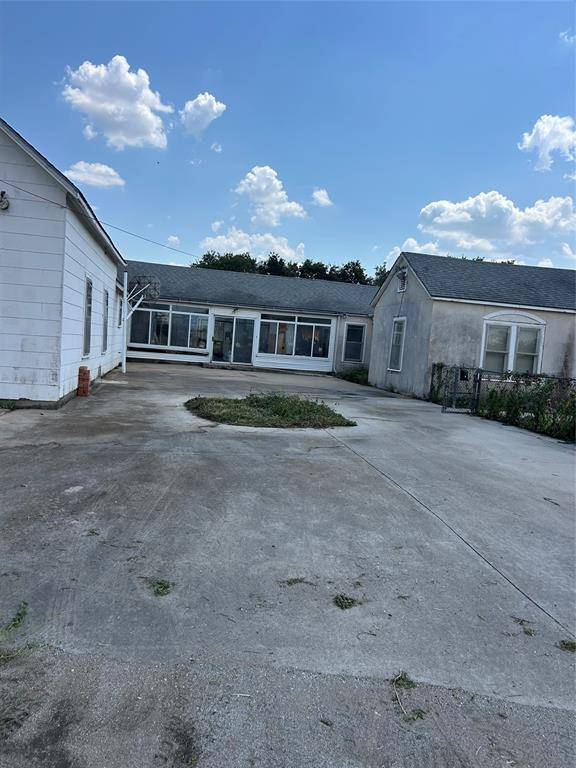 125 W Second Street, Rhome, TX 76078