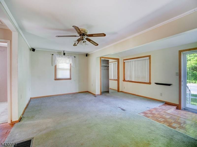 105 Lower Rd, Linden City, NJ 07036