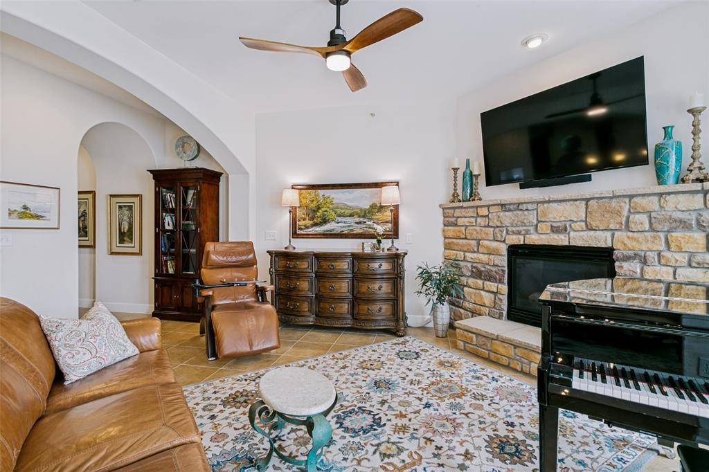 610 Via Ravello #311, Irving, TX 75039