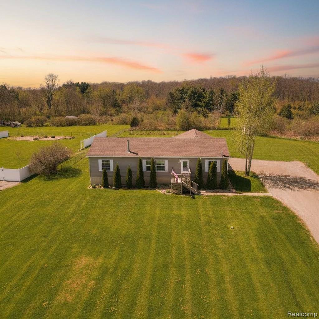 3056 W Cook RD, Mundy Township, MI 48439