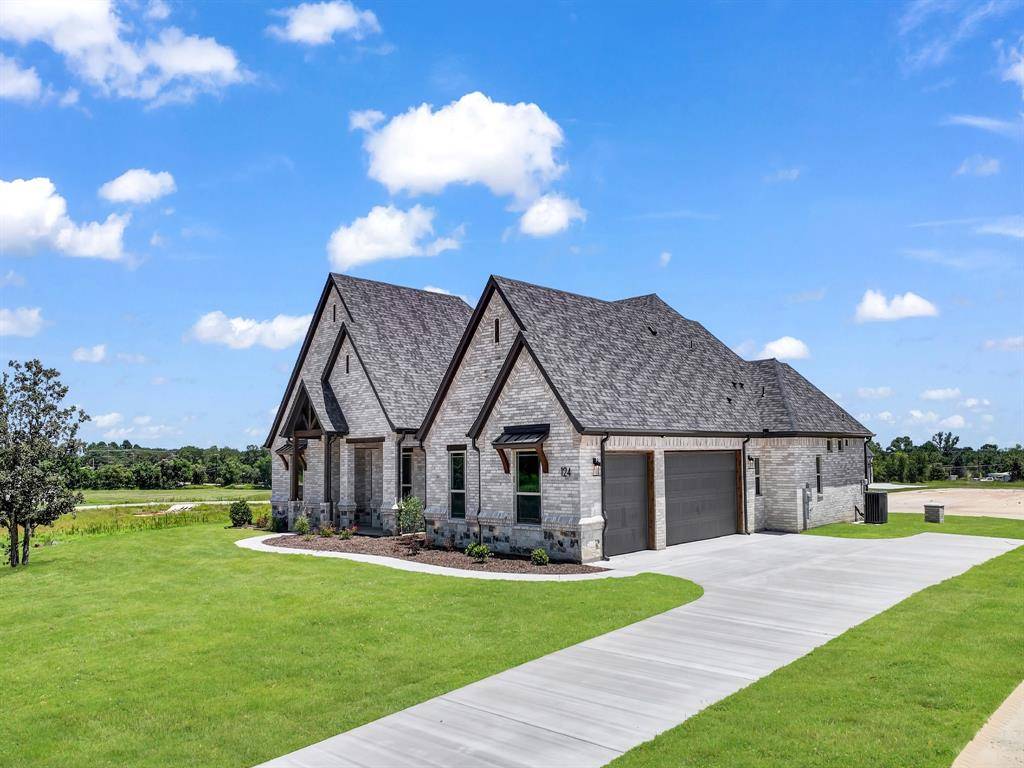 124 Desperado Way, Weatherford, TX 76088