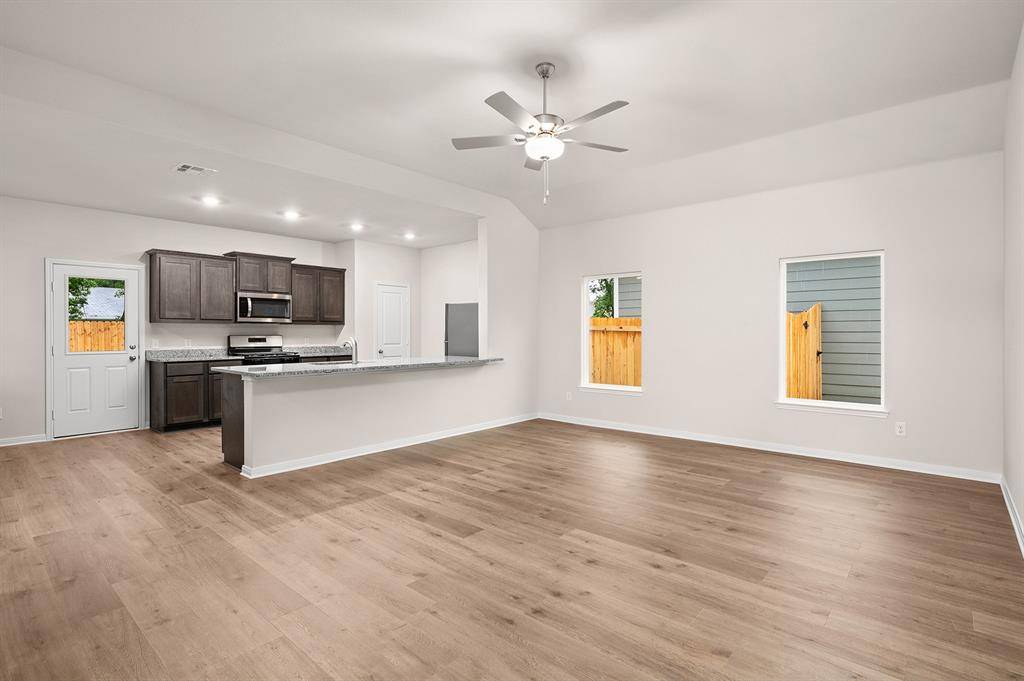 106 Southgate Drive, Terrell, TX 75160
