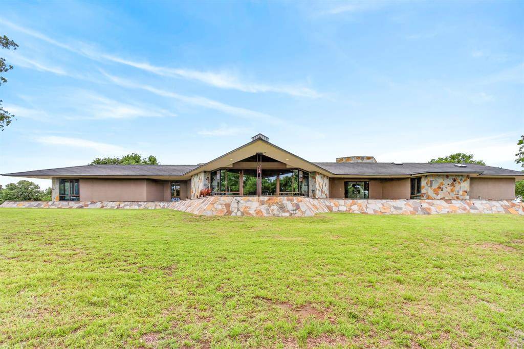 1080 N Greenbrier Road, Nocona, TX 76255