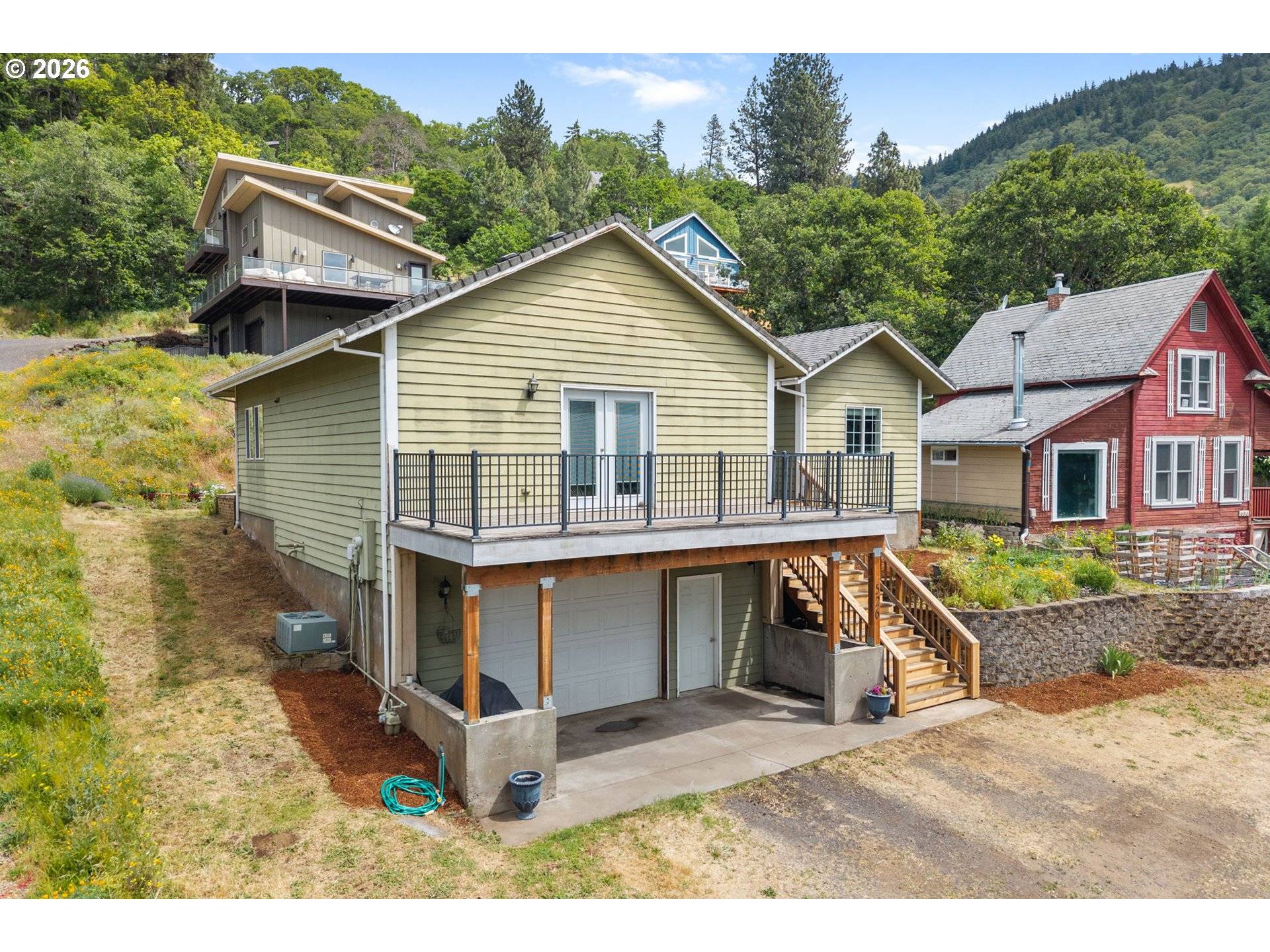 526 W LINCOLN ST, Bingen, WA 98605
