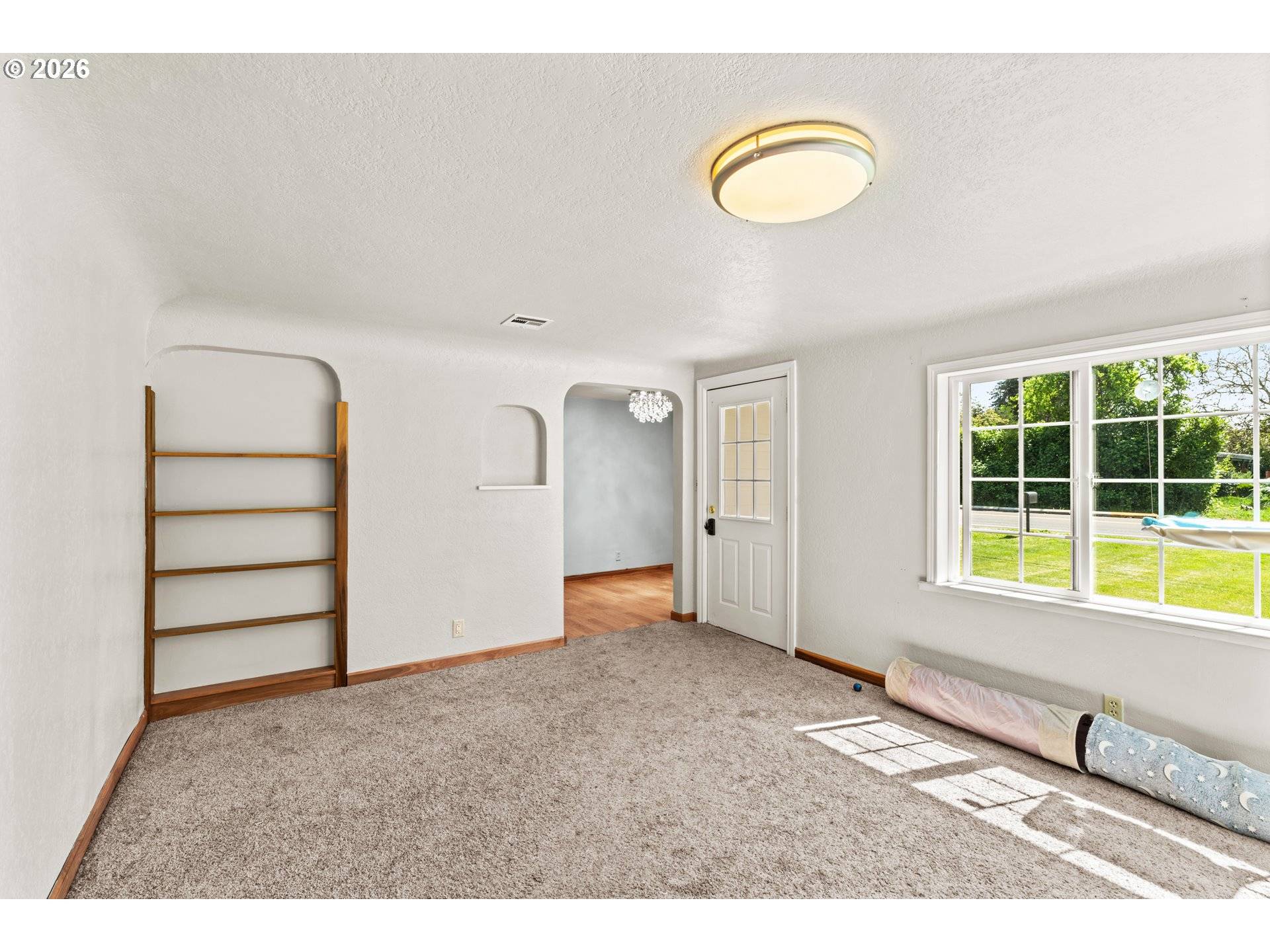 233 HOWARD AVE, Eugene, OR 97404