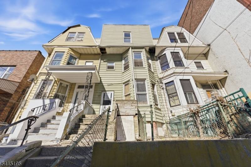 97 Clifton Pl, Jersey City, NJ 07304