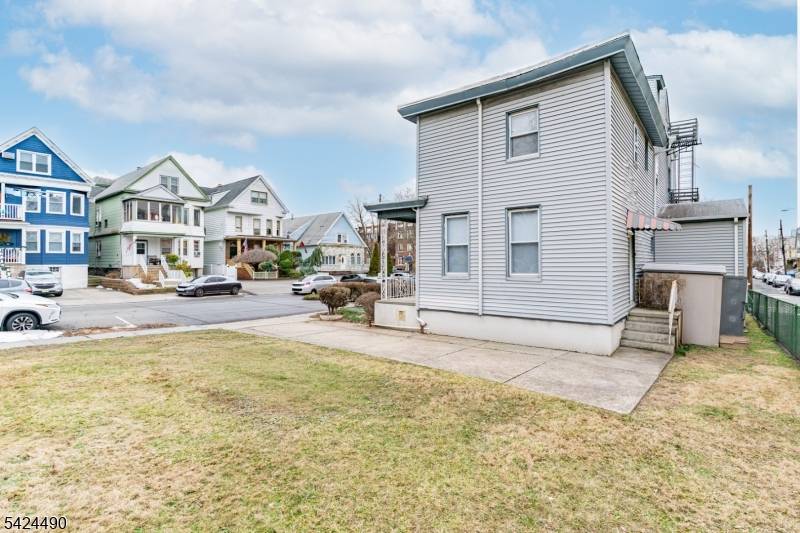 742 Avenue A, Bayonne City, NJ 07002