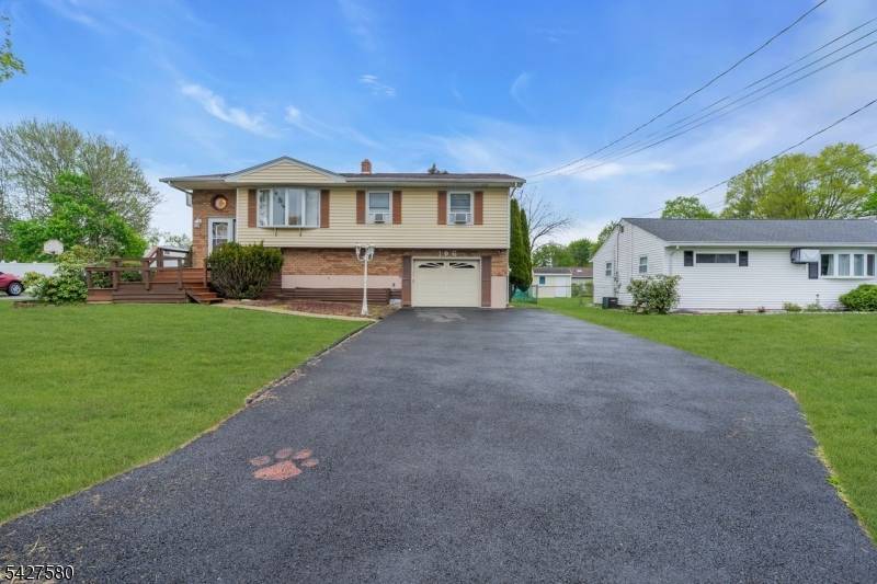 106 Louis Ln, Hackettstown Town, NJ 07840