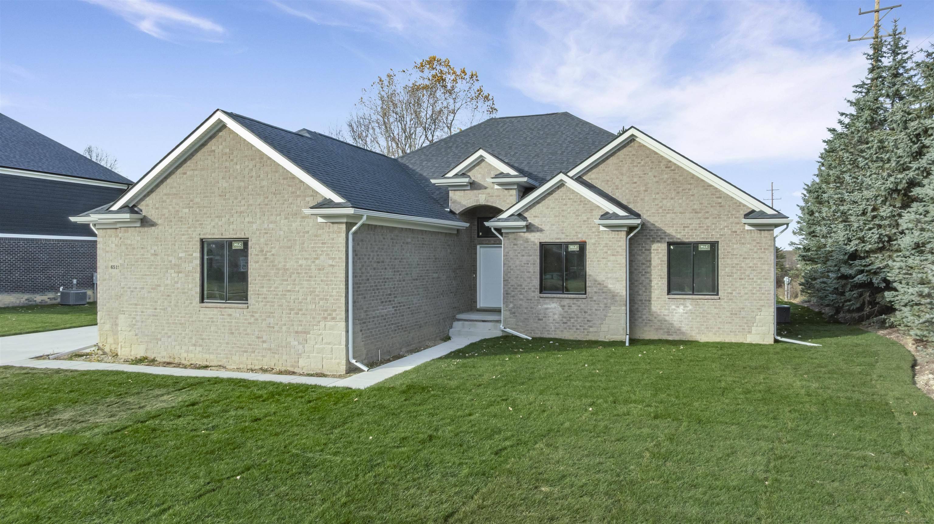 6519 Jamie LN, Grand Blanc Twp, MI 48439