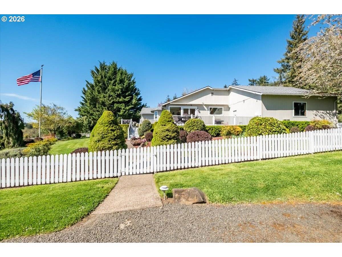 855 PERRYDALE RD, Dallas, OR 97338