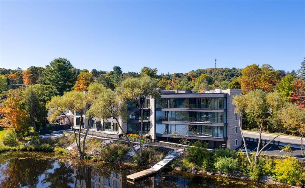 32 Brunel RD #102, Huntsville, ON P1H 1P5