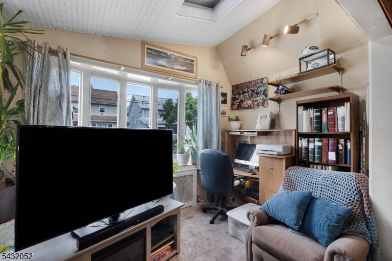 23 E 9Th St, Clifton City, NJ 07011