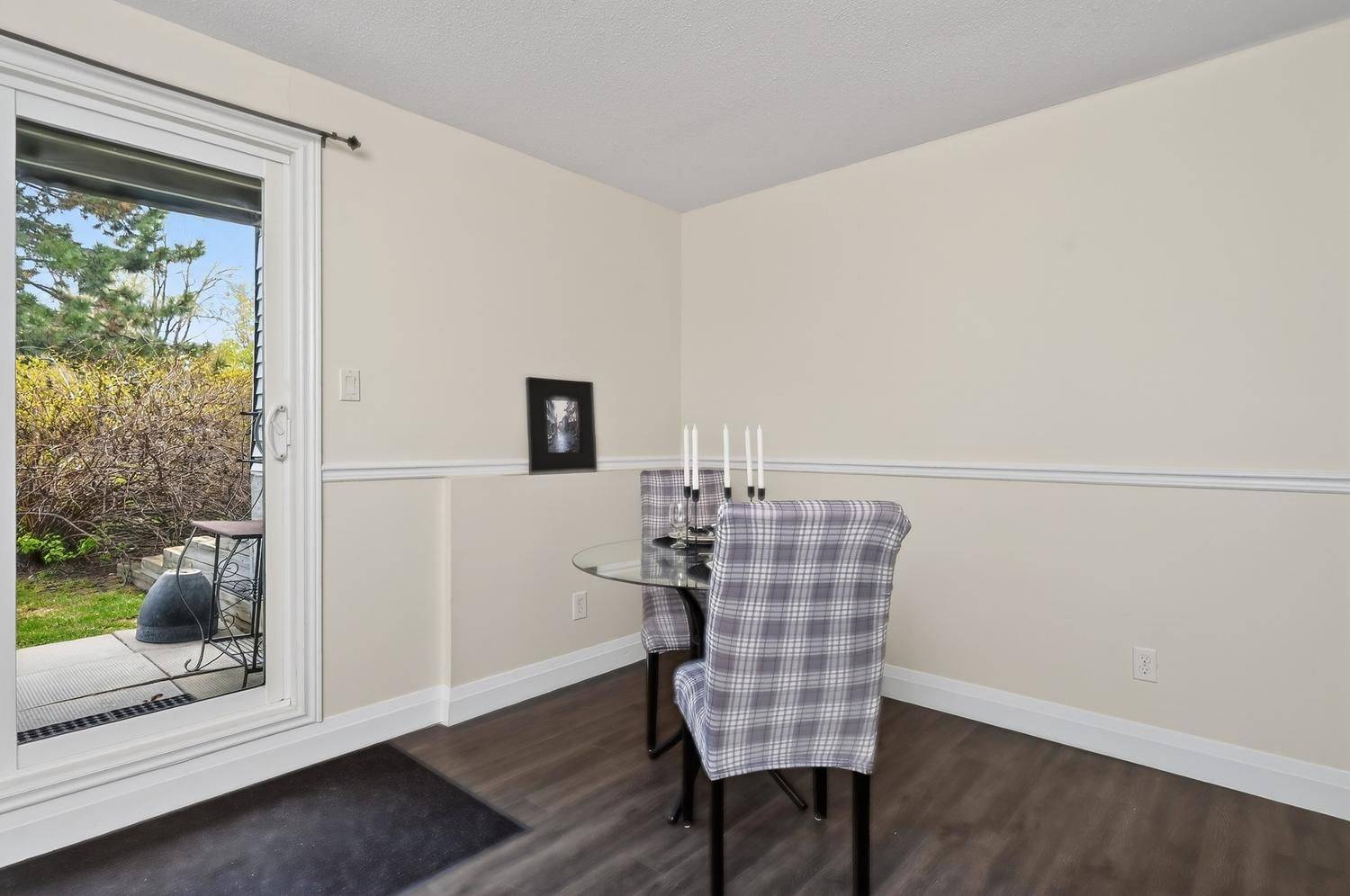 212 Viewmount DR #111, Cityview - Parkwoods Hills - Rideau Shore, ON K2E 7X2