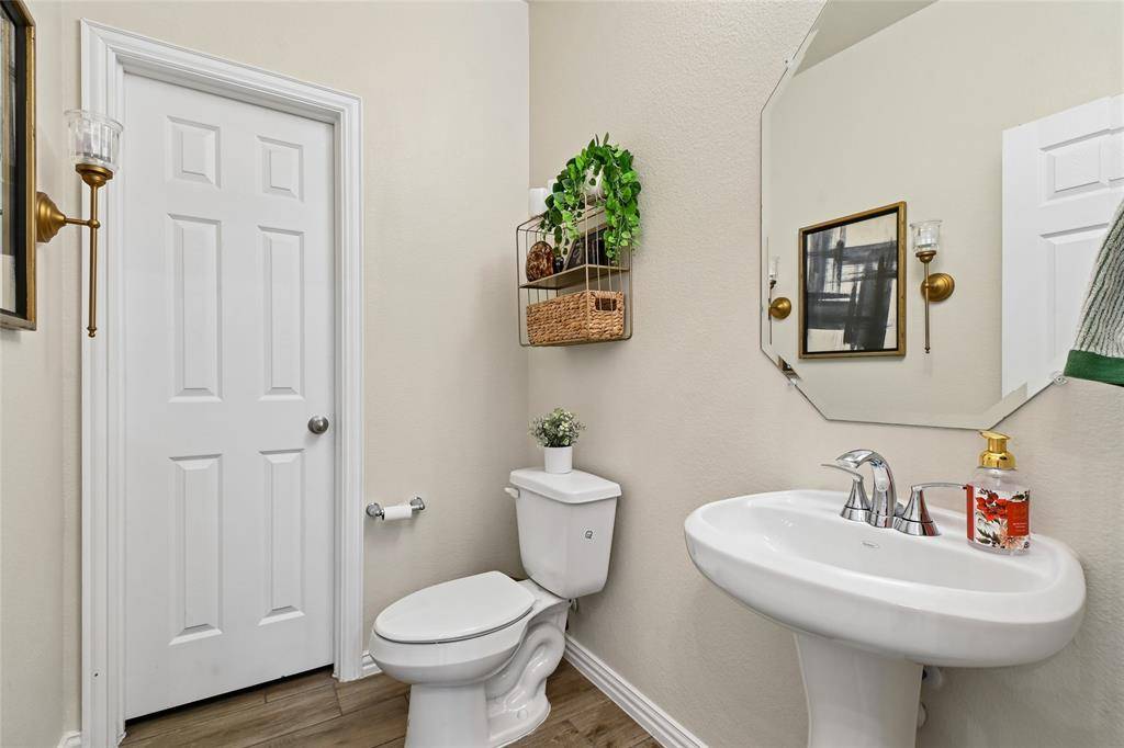2532 Bunker Hill Drive, Burleson, TX 76028