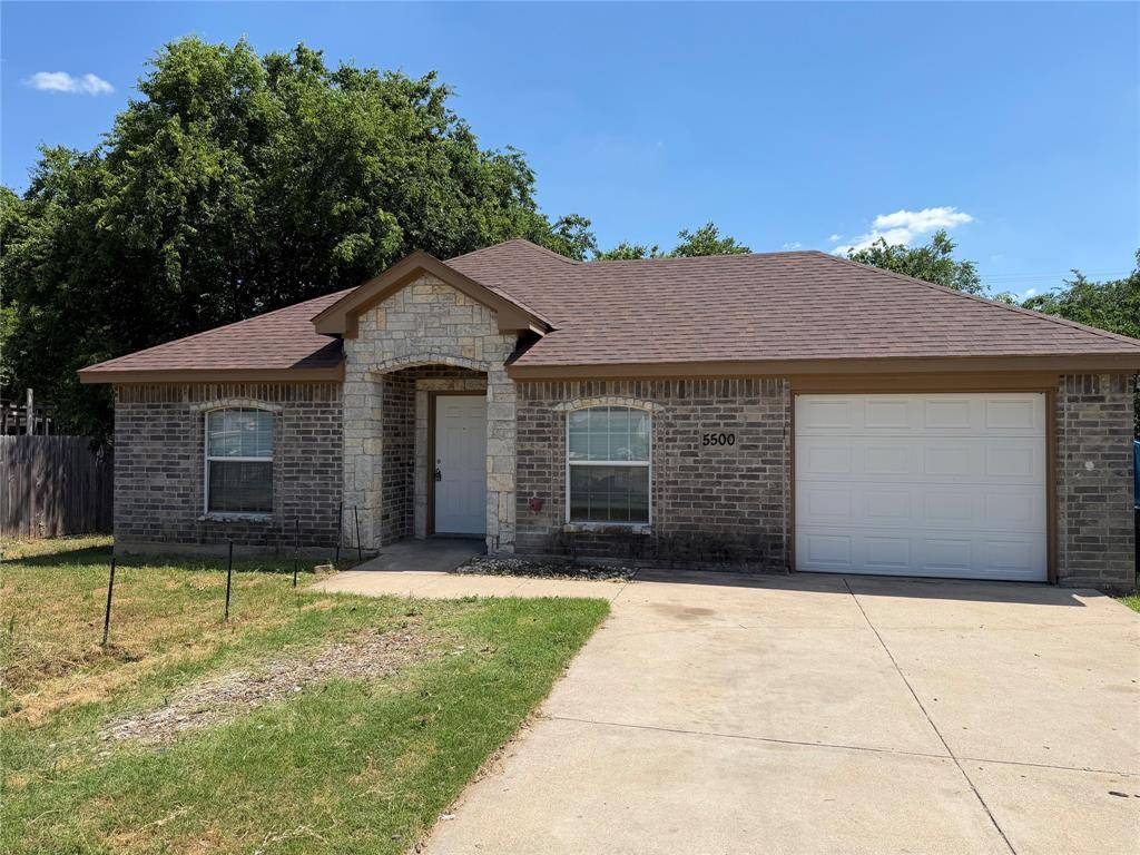 5500 David Strickland Road, Fort Worth, TX 76119