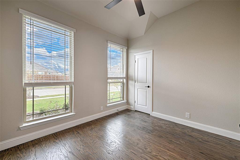 521 Livia Street, Burleson, TX 76028